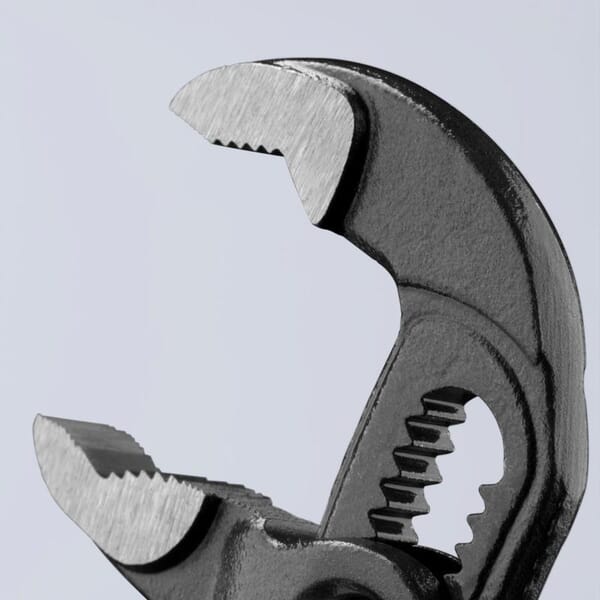 Knipex Cobra 87 01 125 SBA Box Joint Fully Fledged High Tech Water Pump Plier, 1 in Nominal, 13/16 in L x 3/4 in W CRV Steel V-Shape Jaw, Serrated Jaw Surface, 5 in OAL